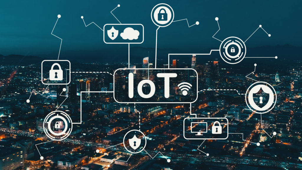 Visuel IoT avec icônes de sécurité connectées à une ville intelligente de nuit.